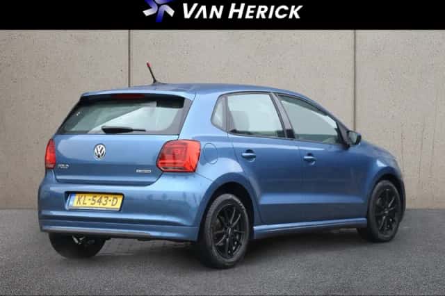 Volkswagen Polo (2016) thumbnail 4