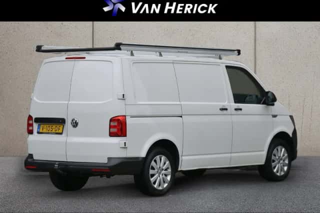 Volkswagen Transporter (2017) thumbnail 4