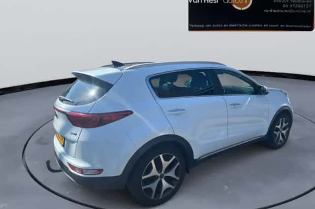 Kia Sportage (2017) thumbnail 2