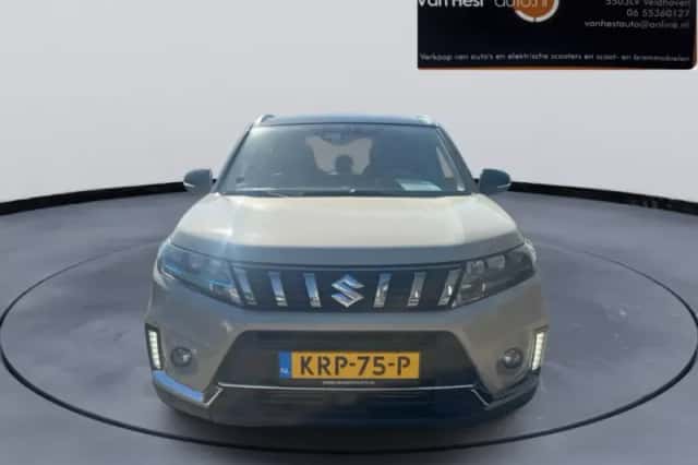 Suzuki Vitara (2022) thumbnail 3