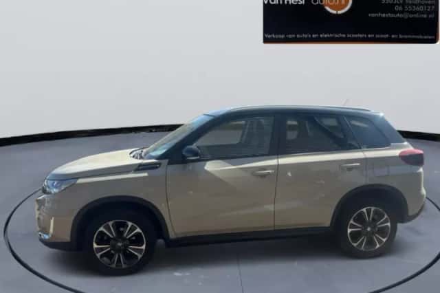 Suzuki Vitara (2022) thumbnail 5