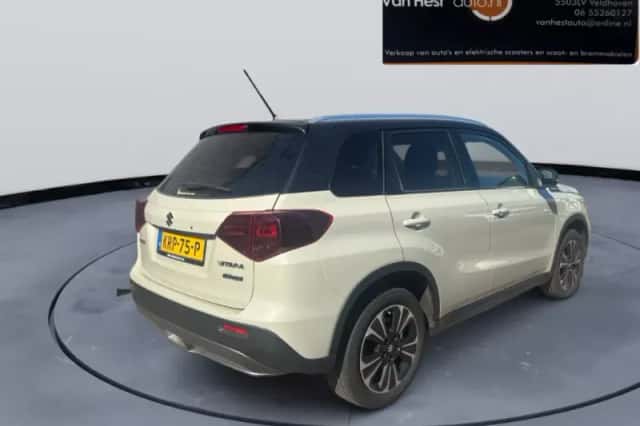 Suzuki Vitara (2022) thumbnail 6