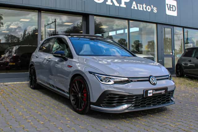 Volkswagen Golf (2023) thumbnail 3