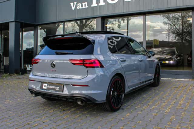 Volkswagen Golf (2023) thumbnail 5