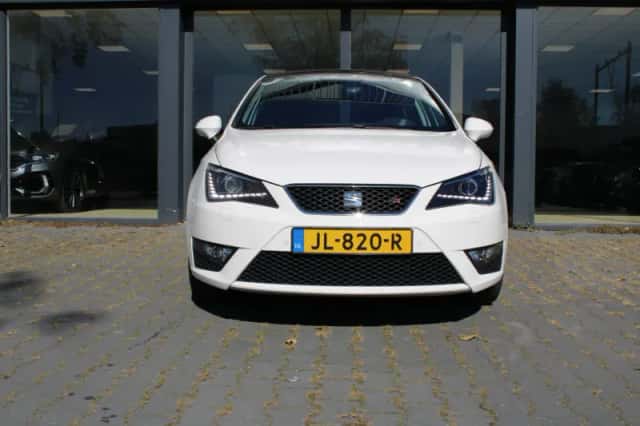 SEAT Ibiza (2016) thumbnail 2