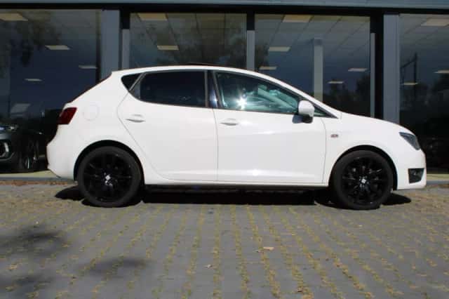 SEAT Ibiza (2016) thumbnail 4