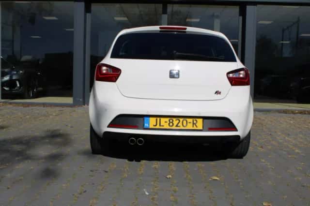 SEAT Ibiza (2016) thumbnail 6