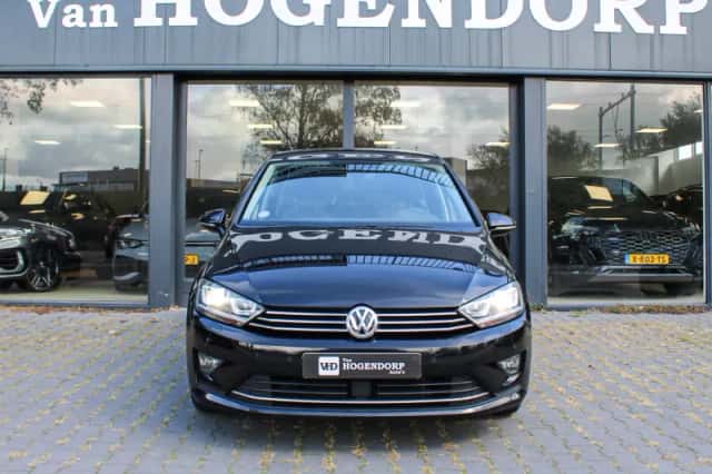 Volkswagen Golf Sportsvan (2016) thumbnail 2