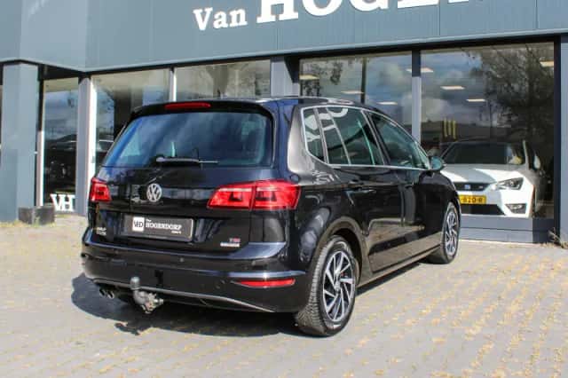 Volkswagen Golf Sportsvan (2016) thumbnail 5