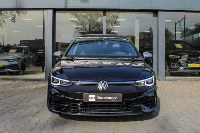 Volkswagen Golf (2021) thumbnail 2