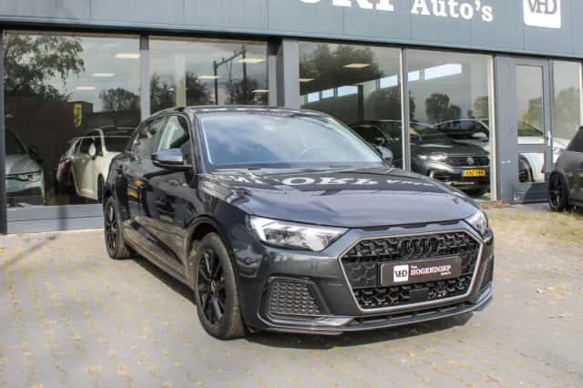 Audi A1 (2021) thumbnail 3