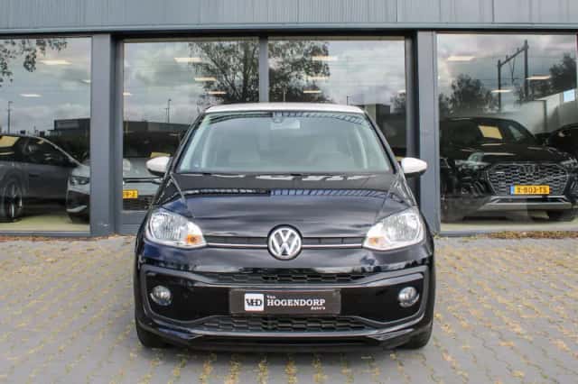 Volkswagen Up! (2018) thumbnail 2