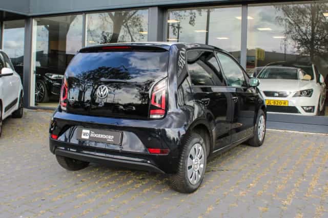 Volkswagen Up! (2018) thumbnail 5