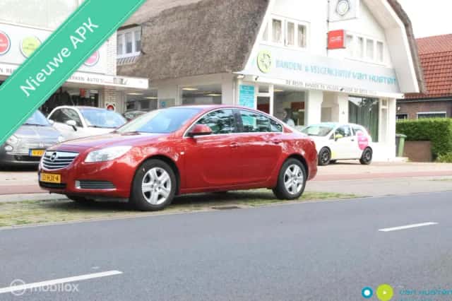 Opel Insignia (2009) thumbnail 2