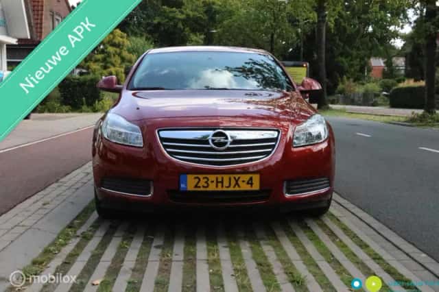 Opel Insignia (2009) thumbnail 3