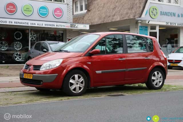 Renault Scénic (2006) thumbnail 2
