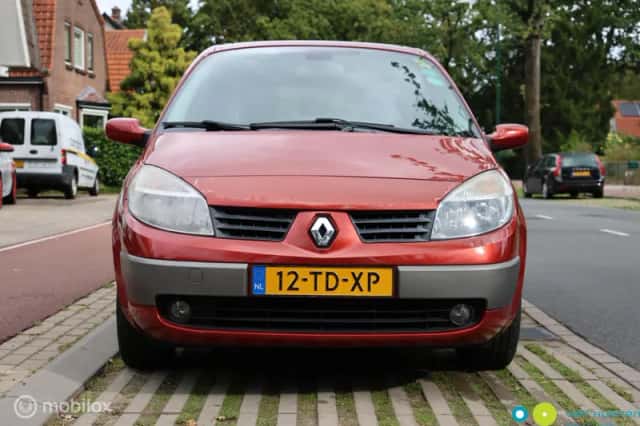 Renault Scénic (2006) thumbnail 3