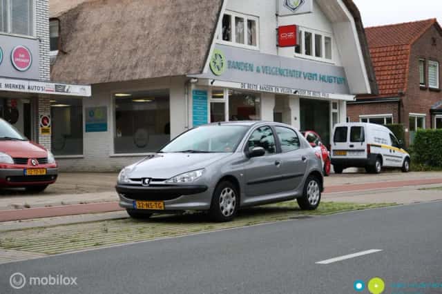 Peugeot 206 (2004) thumbnail 2