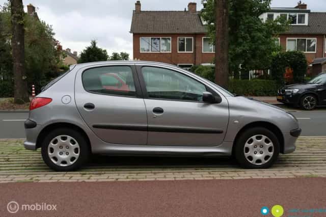 Peugeot 206 (2004) thumbnail 5