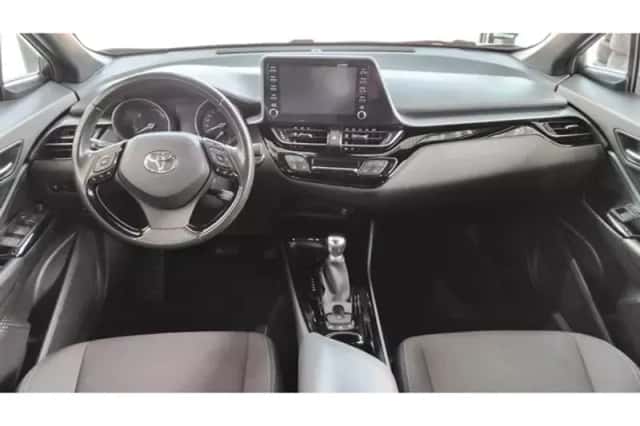 Toyota C-HR (2020) thumbnail 6