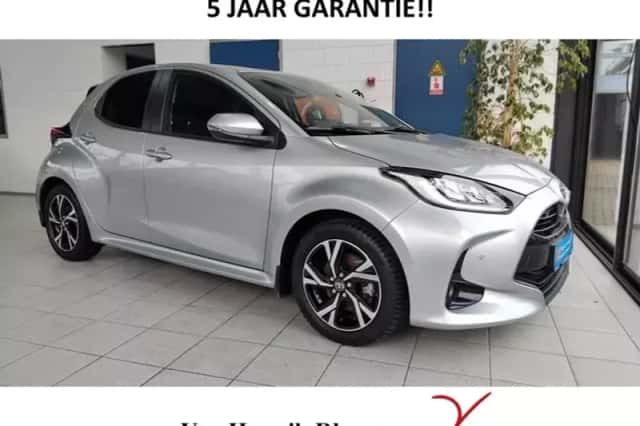 Toyota Yaris (2024) thumbnail 1