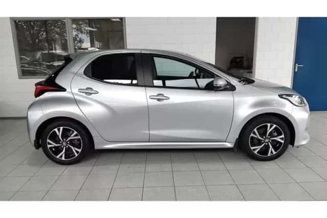 Toyota Yaris (2024) thumbnail 2