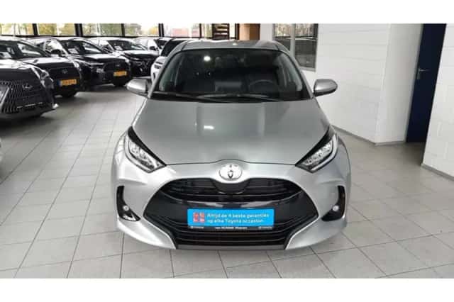 Toyota Yaris (2024) thumbnail 5