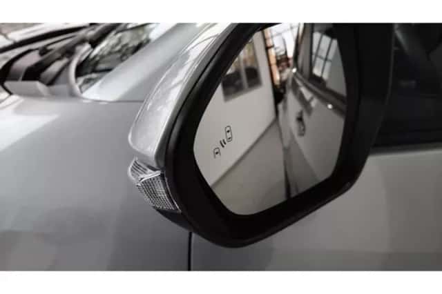 Toyota Yaris (2024) thumbnail 6