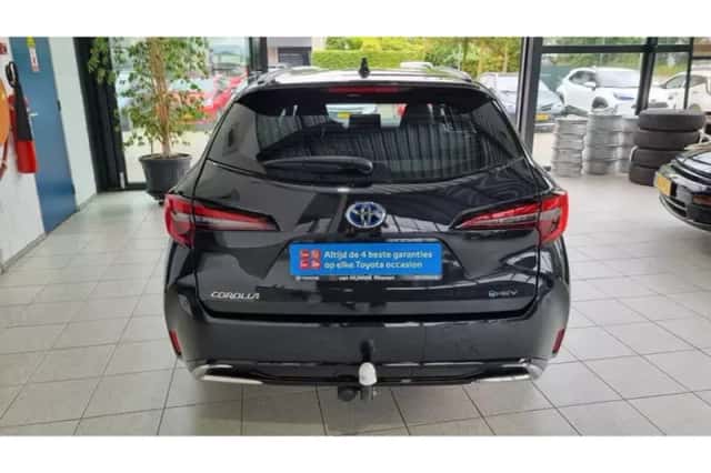 Toyota Corolla (2024) thumbnail 3