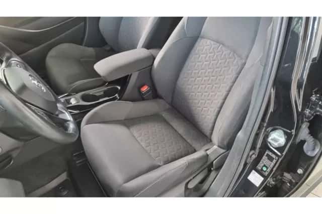 Toyota Corolla (2019) thumbnail 6