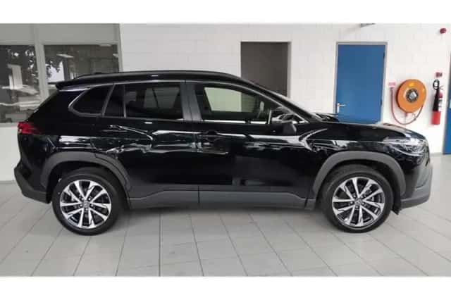 Toyota Corolla Cross (2024) thumbnail 2