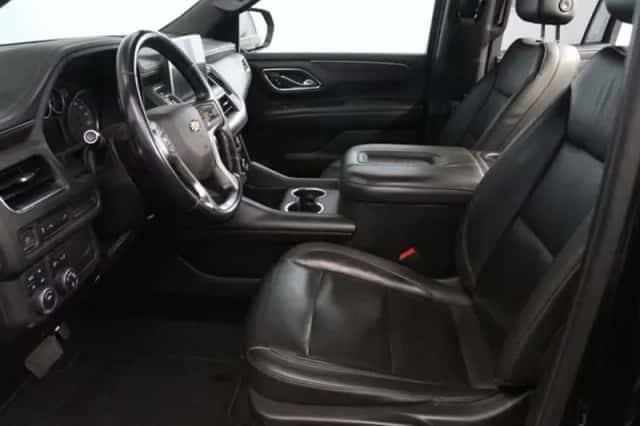 Chevrolet Suburban (2021) thumbnail 4