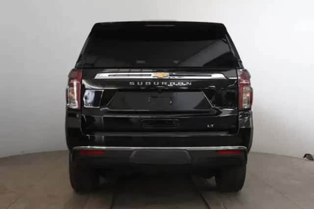 Chevrolet Suburban (2021) thumbnail 6