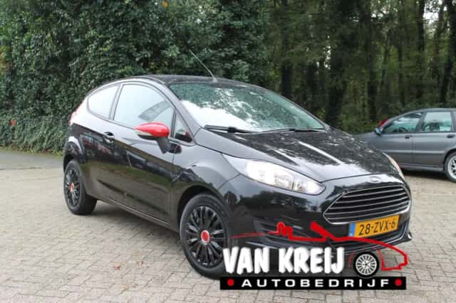 Ford Fiesta (2013) thumbnail 1