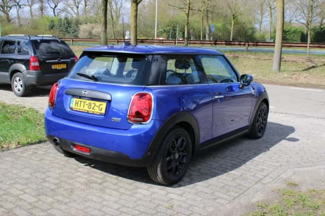 MINI One (2020) thumbnail 3