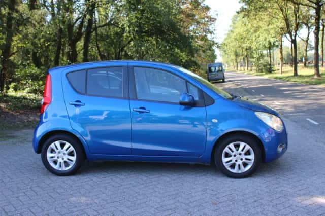 Opel Agila (2011) thumbnail 2