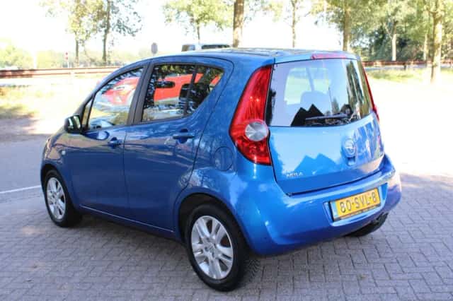Opel Agila (2011) thumbnail 3