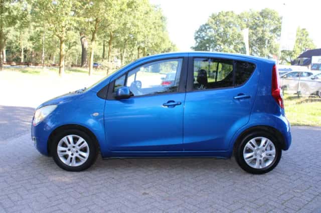 Opel Agila (2011) thumbnail 4