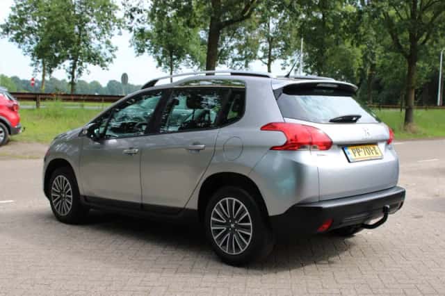 Peugeot 2008 (2016) thumbnail 5
