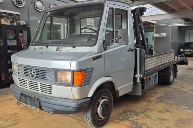 Mercedes-Benz 409D (1986) thumbnail 1