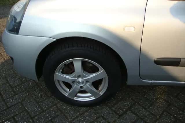 Renault Clio (2009) thumbnail 5