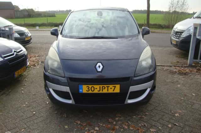 Renault Scénic (2009) thumbnail 2