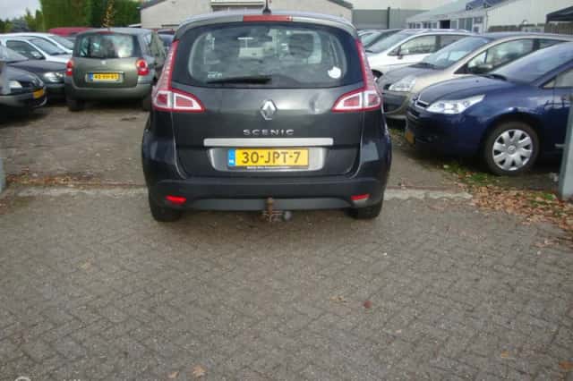 Renault Scénic (2009) thumbnail 3