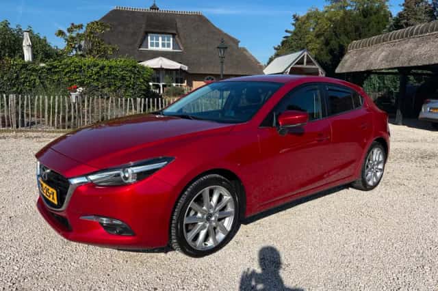 Mazda 3 (2017) thumbnail 1