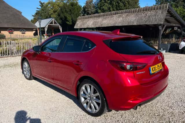 Mazda 3 (2017) thumbnail 4