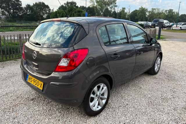 Opel Corsa (2014) thumbnail 6