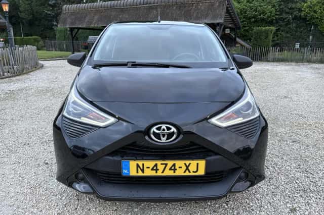 Toyota Aygo (2022) thumbnail 3