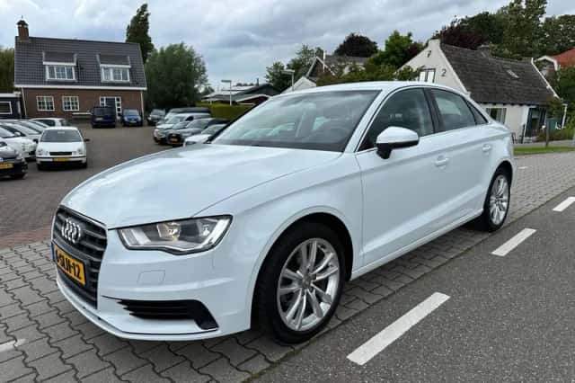 Audi A3 (2013) thumbnail 1