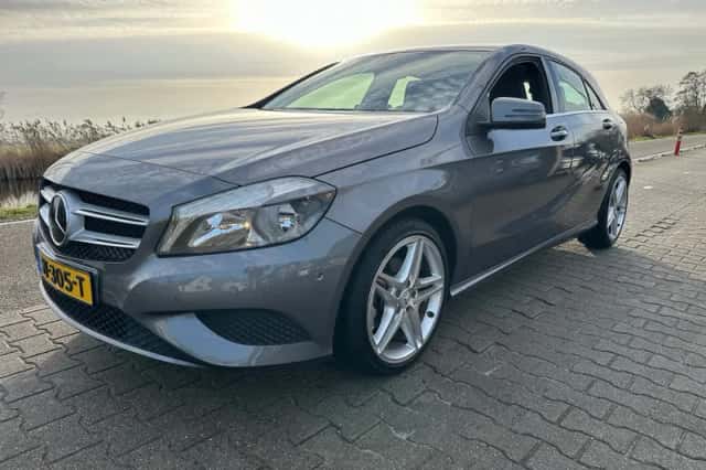 Mercedes-Benz A-Klasse (2015) thumbnail 1