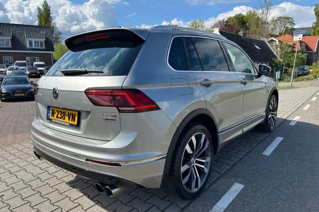 Volkswagen Tiguan (2017) thumbnail 3